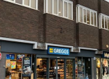 以825000英鎊的價(jià)格在Greggs面包店購(gòu)買一排商店