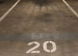 阿德萊德商務區(qū)出售的兩個車位之一