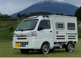 1月18日可愛的Hijet微型露營車開進(jìn)溫暖芬芳的小木屋