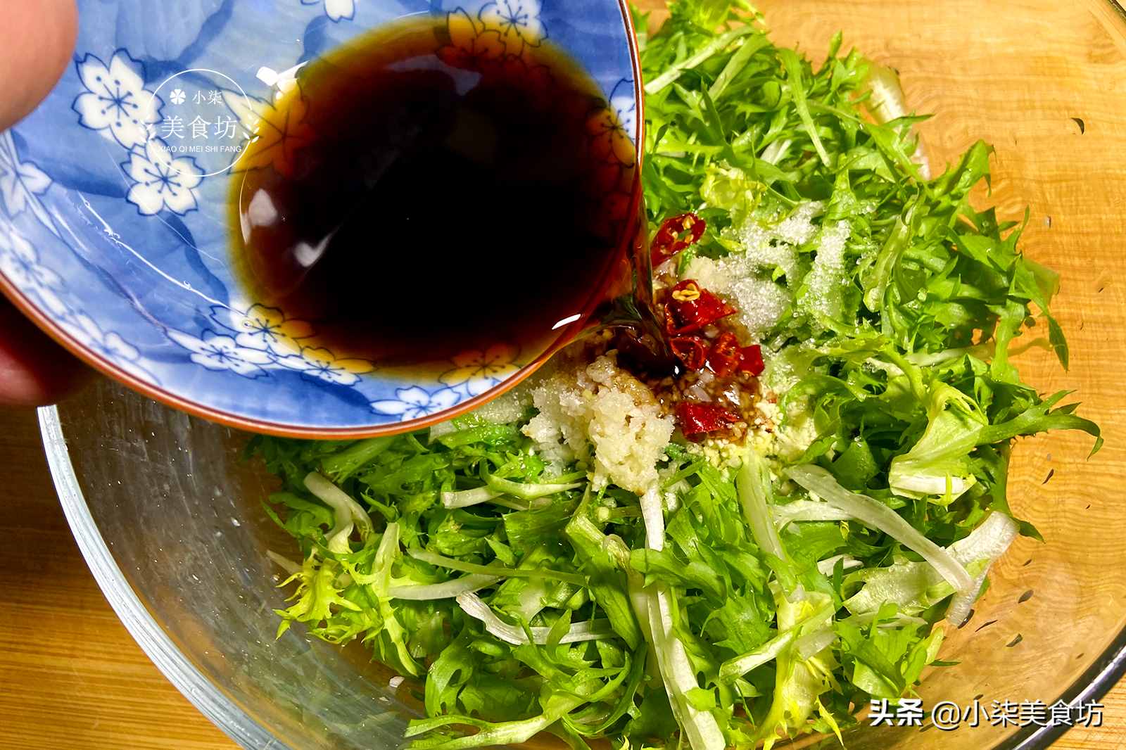 自從苦菊學(xué)會(huì)這樣做，我家隔三差五就吃，營養(yǎng)減肥菜，做法超簡單