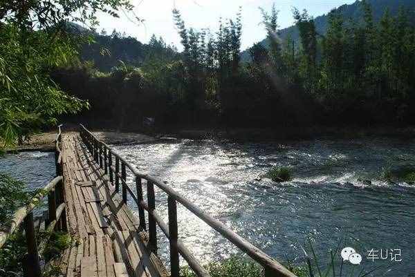 從化響水峽，艷遇浪漫茹根花海