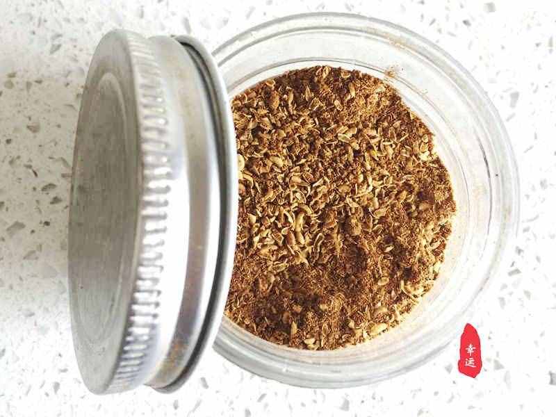 廚房調(diào)料自己動(dòng)手吧，自制花椒粉，雖然粗糙但味香還不牙磣