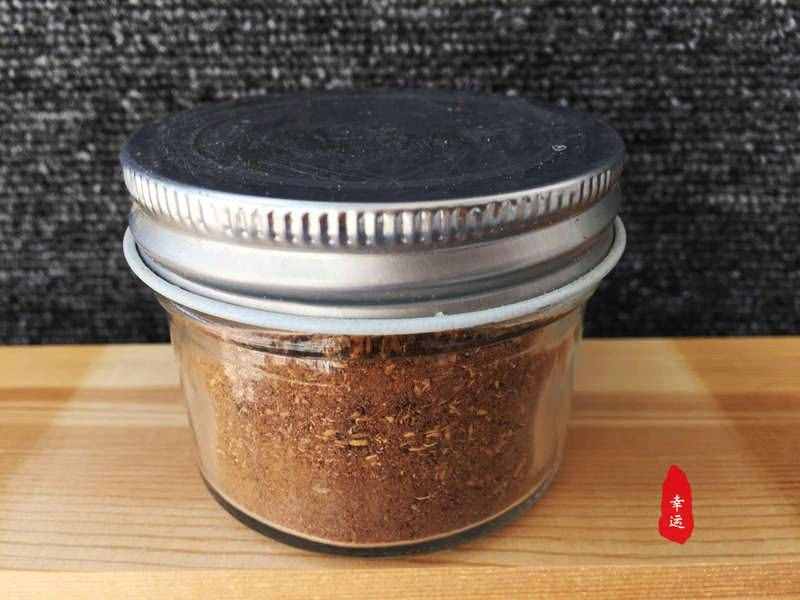 廚房調(diào)料自己動(dòng)手吧，自制花椒粉，雖然粗糙但味香還不牙磣