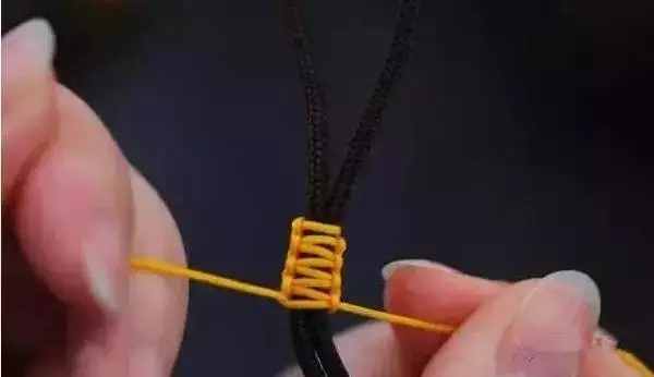 還在為文玩手串“繩結(jié)”犯愁嗎，來(lái)看看吧，穿繩打結(jié)從此不求人！