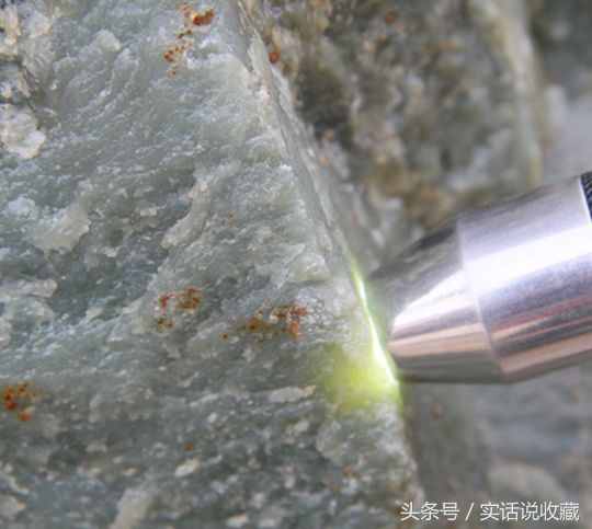 和田玉鑒別最簡(jiǎn)單方法 絕對(duì)實(shí)用再也不害怕買到假貨了