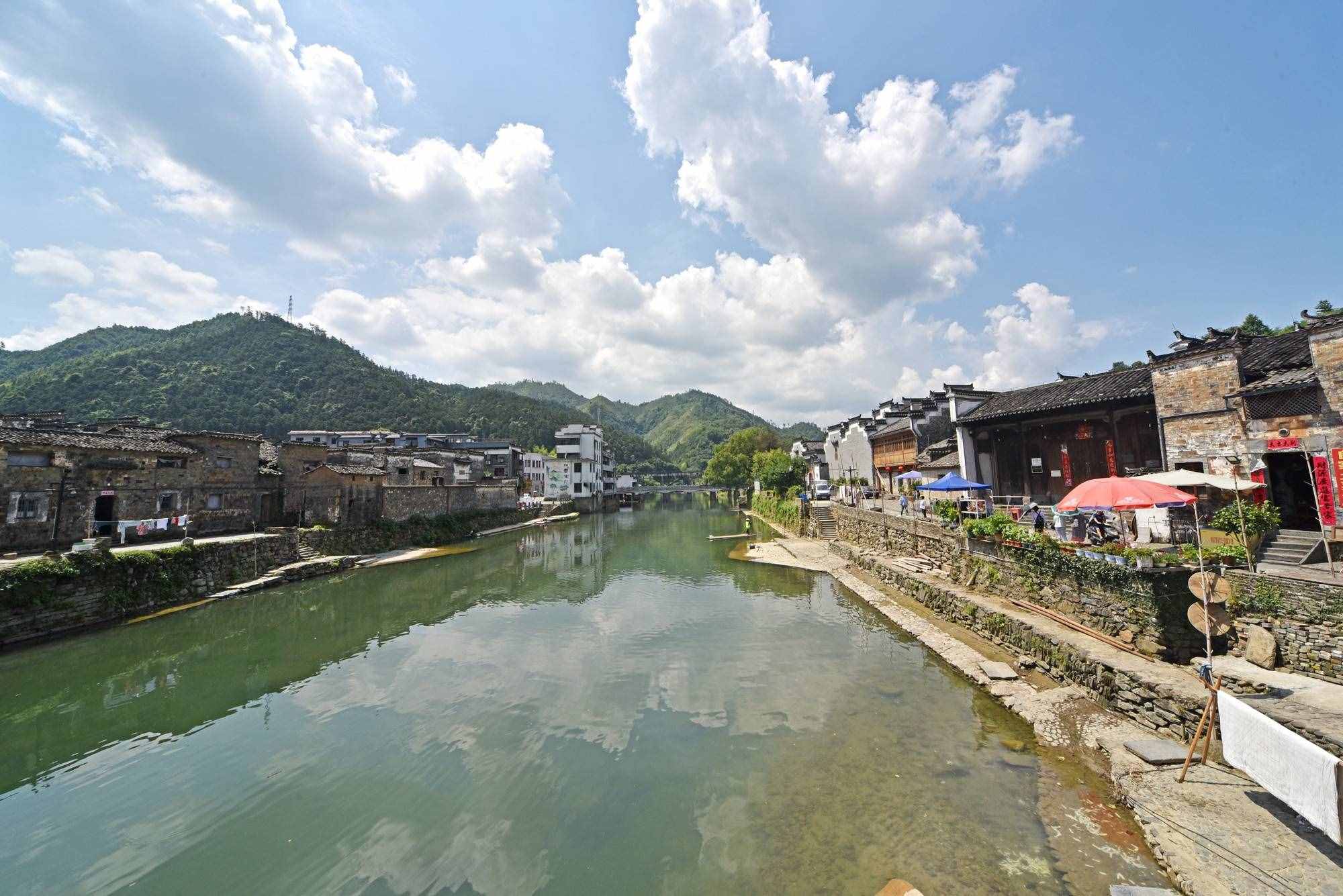 曾與景德鎮(zhèn)平起平坐的瑤里古鎮(zhèn)，如今成為一處探尋古跡的好去處