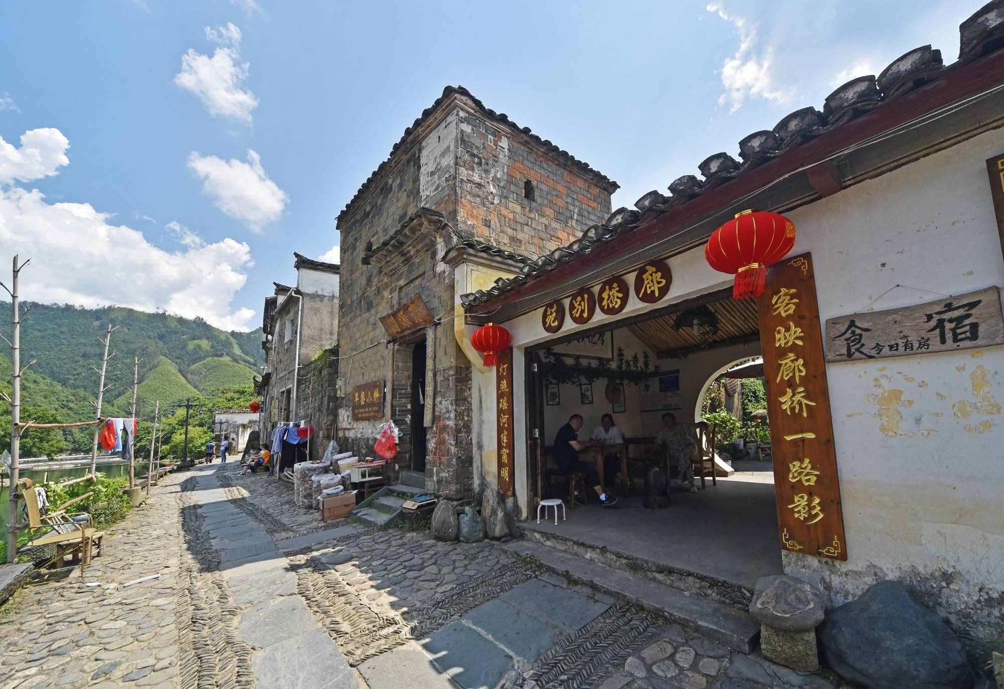 曾與景德鎮(zhèn)平起平坐的瑤里古鎮(zhèn)，如今成為一處探尋古跡的好去處