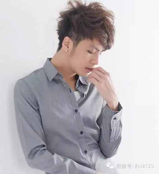 又一波非主流發(fā)型強勢來襲，男學生在哪里？