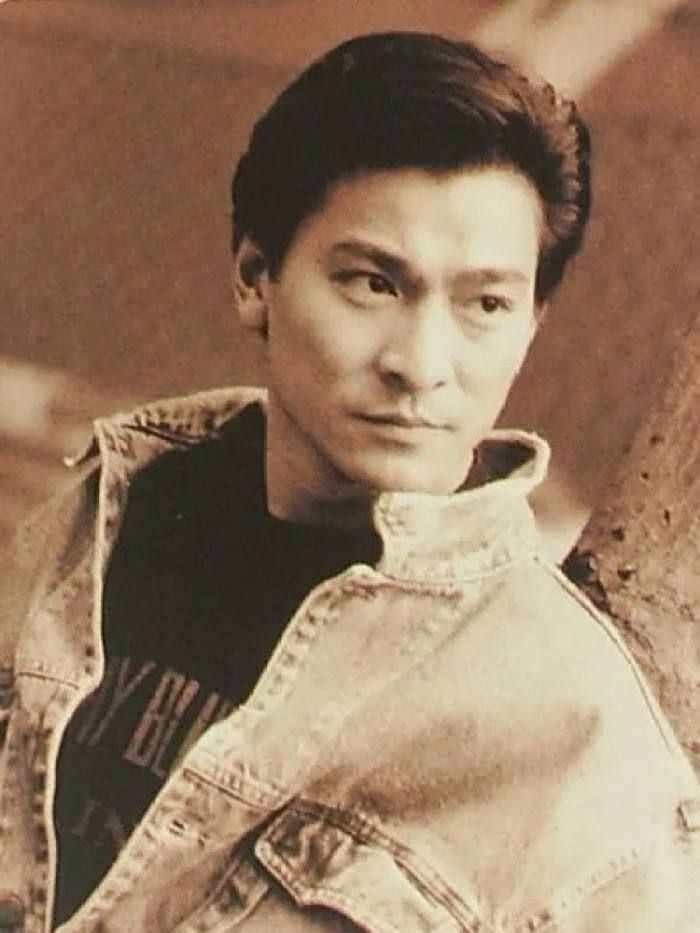 排名前十的經(jīng)典粵語歌推薦給大家