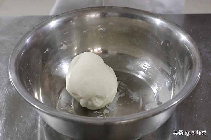 春節(jié)餃子包這個(gè)餡，2個(gè)西葫蘆3個(gè)雞蛋，口感鮮美營養(yǎng)，全家都愛吃