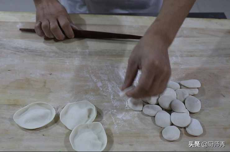 春節(jié)餃子包這個(gè)餡，2個(gè)西葫蘆3個(gè)雞蛋，口感鮮美營養(yǎng)，全家都愛吃
