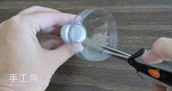用礦泉水瓶制作小花 簡單手工塑料花怎么做 -  www.shougongdi.com