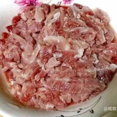 在家不知道吃什么，吃蓮藕炒肉絲就對(duì)了