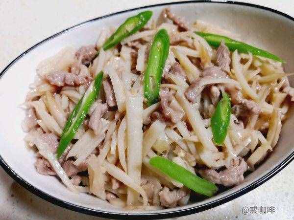 在家不知道吃什么，吃蓮藕炒肉絲就對(duì)了