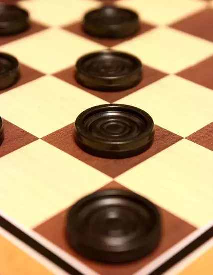 棋盤(pán)四四方，棋子似巧克力，古埃及法老時(shí)就有的國(guó)際跳棋，你會(huì)玩嗎？