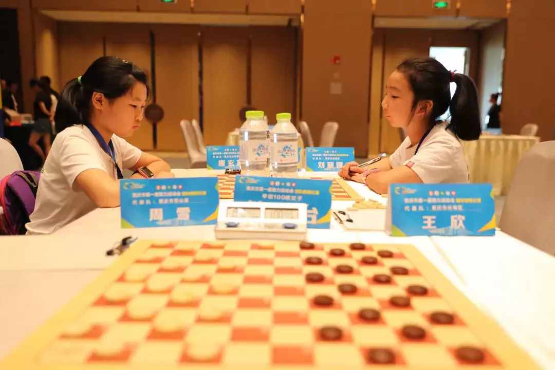 棋盤(pán)四四方，棋子似巧克力，古埃及法老時(shí)就有的國(guó)際跳棋，你會(huì)玩嗎？