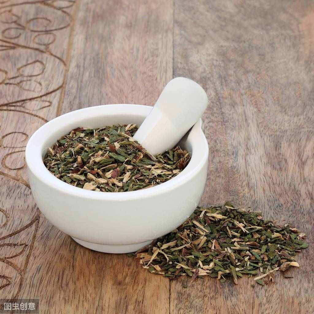 它是街邊綠化，也是涼血中藥