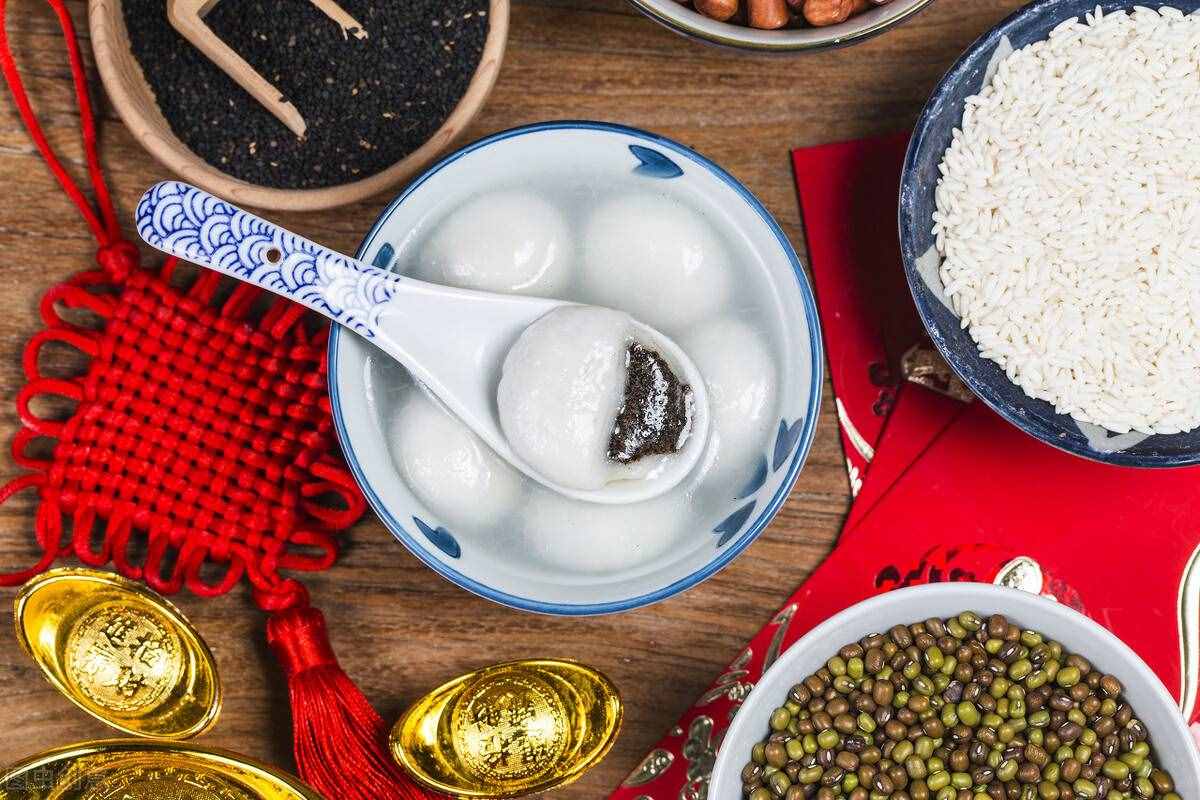 南湯圓北元宵，湯圓和元宵是一種東西嗎？很多人分不清