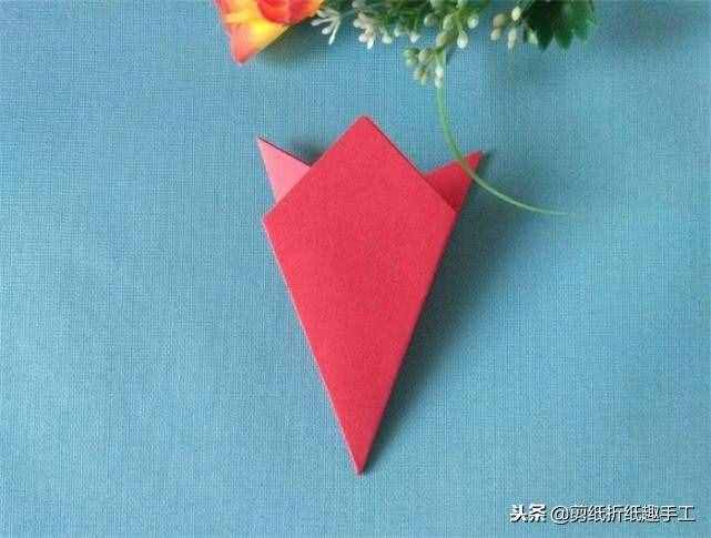分享漂亮的五瓣窗花剪紙，簡(jiǎn)單幾步就能完成，一起來試一試吧