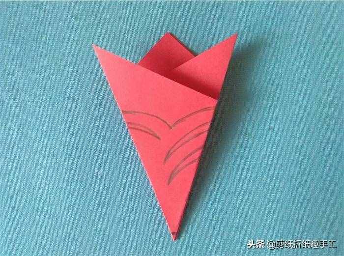 分享漂亮的五瓣窗花剪紙，簡(jiǎn)單幾步就能完成，一起來試一試吧