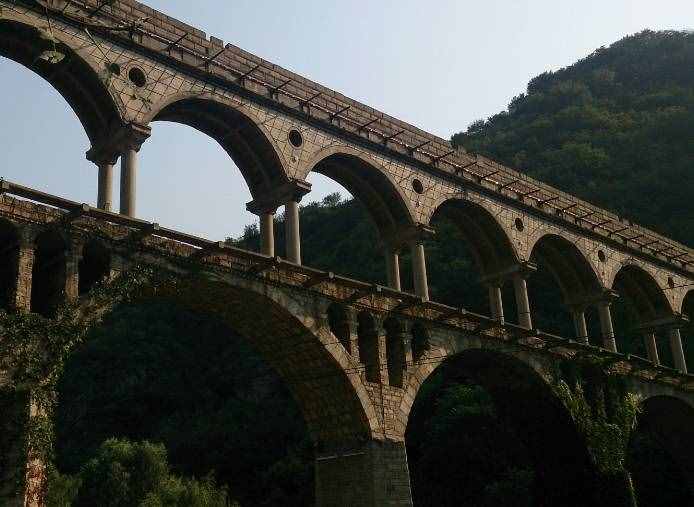 北京避暑遛娃好去處，氣溫比市區(qū)低3－5℃，適合玩水撈魚野炊