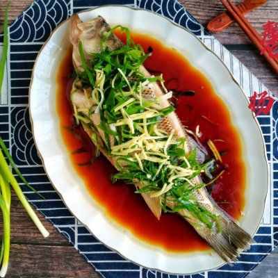 清蒸鱸魚，操作簡單太好吃了