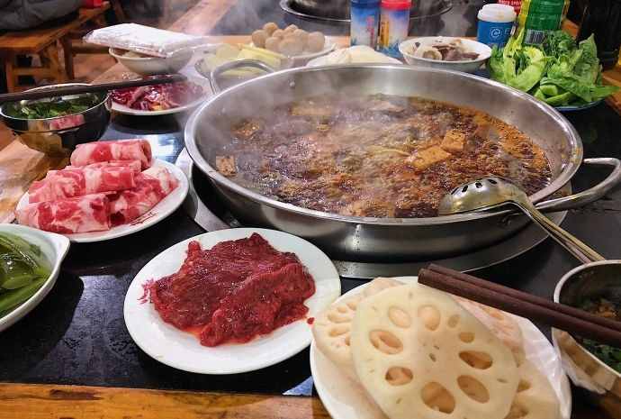 收藏！成都最火的18條美食街，再有人問來成都吃什么，就甩給他！