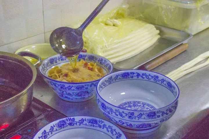 收藏！成都最火的18條美食街，再有人問來成都吃什么，就甩給他！