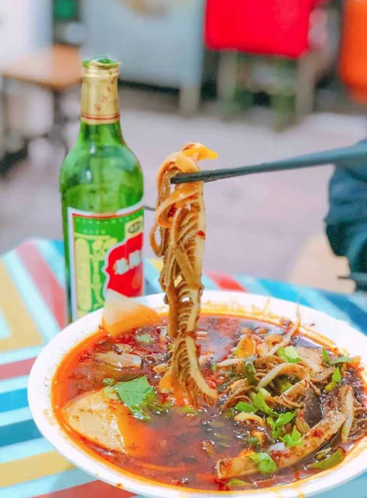 收藏！成都最火的18條美食街，再有人問來成都吃什么，就甩給他！