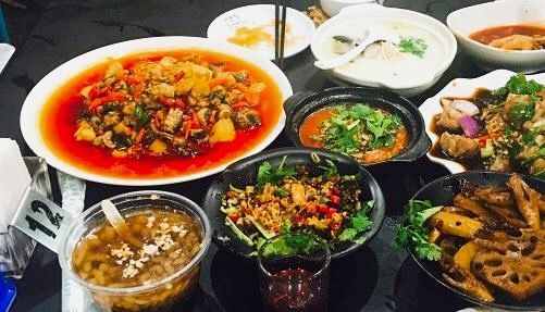 收藏！成都最火的18條美食街，再有人問來成都吃什么，就甩給他！