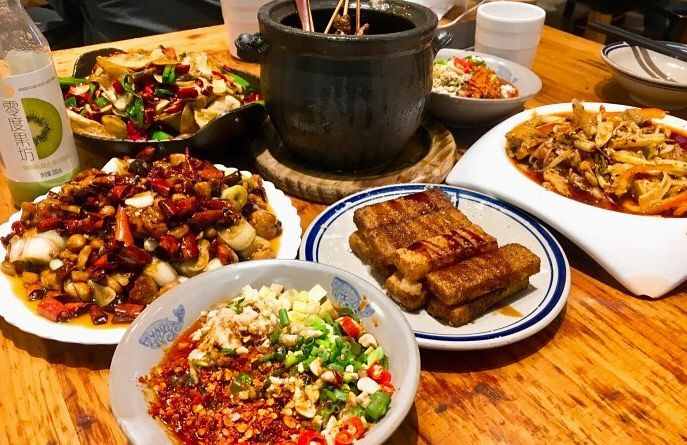 收藏！成都最火的18條美食街，再有人問來成都吃什么，就甩給他！