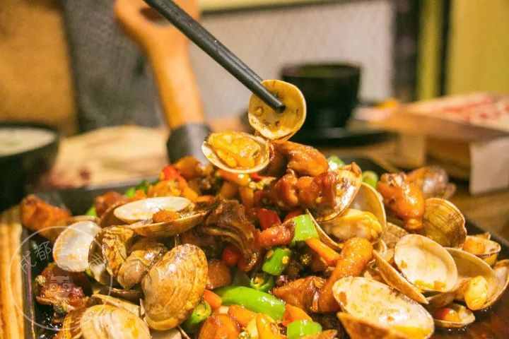 收藏！成都最火的18條美食街，再有人問來成都吃什么，就甩給他！