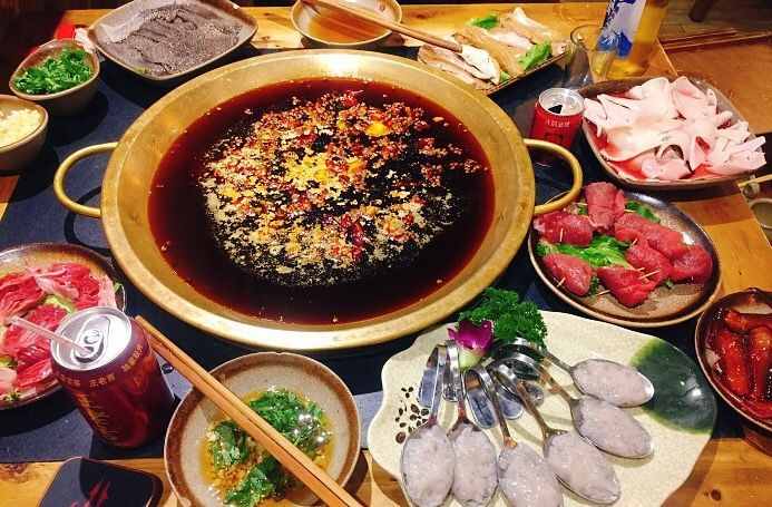 收藏！成都最火的18條美食街，再有人問來成都吃什么，就甩給他！