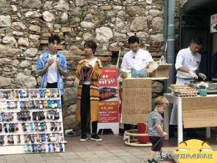 全員擺攤是什么梗 愛(ài)豆擺地?cái)偟膱D片