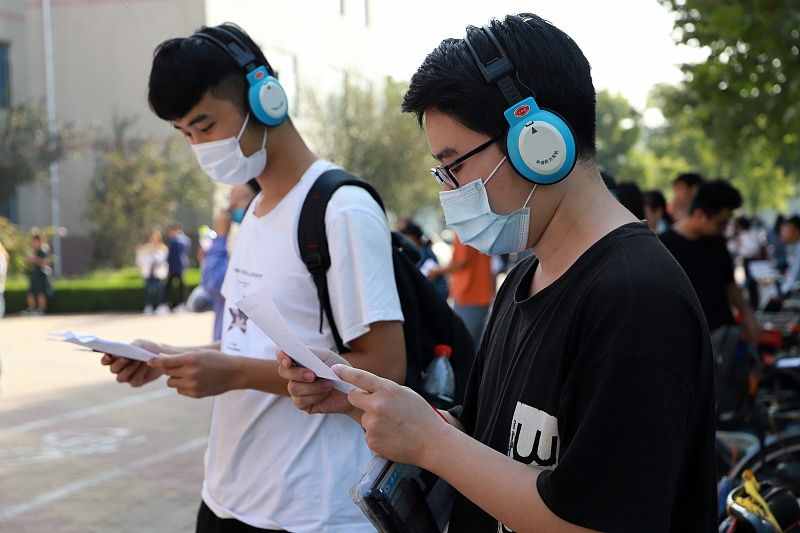 四六級(jí)分?jǐn)?shù)公布，考425分算不算合格？畢業(yè)學(xué)姐：建議再考一次