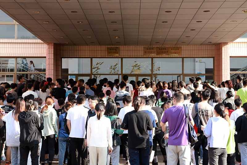 四六級(jí)分?jǐn)?shù)公布，考425分算不算合格？畢業(yè)學(xué)姐：建議再考一次