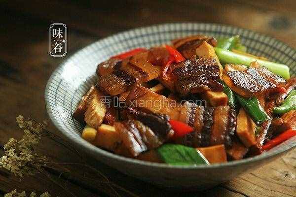 臘肉別再蒸著吃，4款家常做法簡單又美味，好吃的不要不要的！