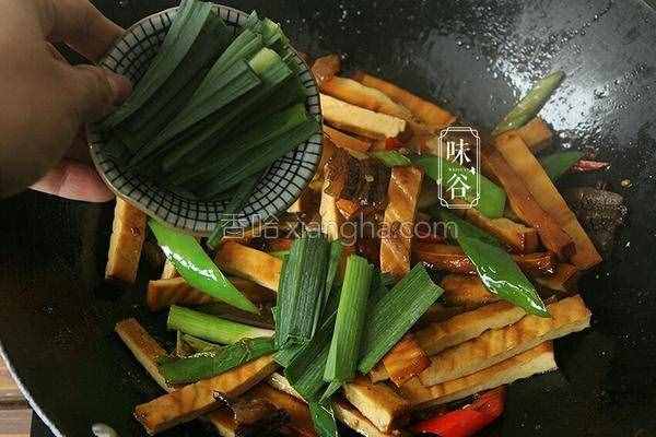 臘肉別再蒸著吃，4款家常做法簡單又美味，好吃的不要不要的！
