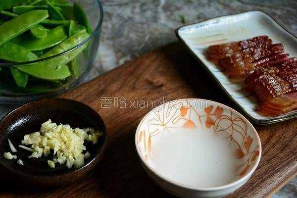 臘肉別再蒸著吃，4款家常做法簡單又美味，好吃的不要不要的！