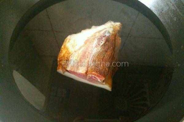 臘肉別再蒸著吃，4款家常做法簡單又美味，好吃的不要不要的！