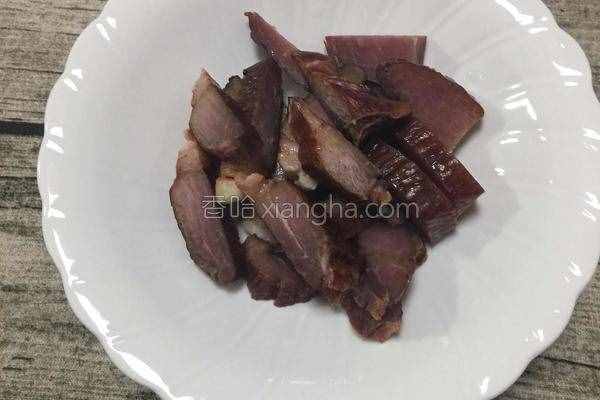 臘肉別再蒸著吃，4款家常做法簡單又美味，好吃的不要不要的！