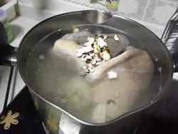 這碗湯稱為皇帝湯，連續(xù)喝了一個(gè)月胖十斤也值，正宗的基本沒(méi)了