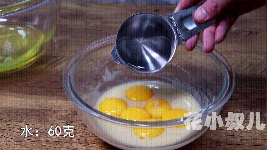 戚風(fēng)蛋糕不塌陷、不濕黏的做法，教你準(zhǔn)確掌握烤箱溫度