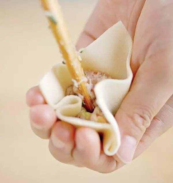 手把手教你包餛飩 每個(gè)步驟都配高清圖 別再說(shuō)你學(xué)不會(huì)了