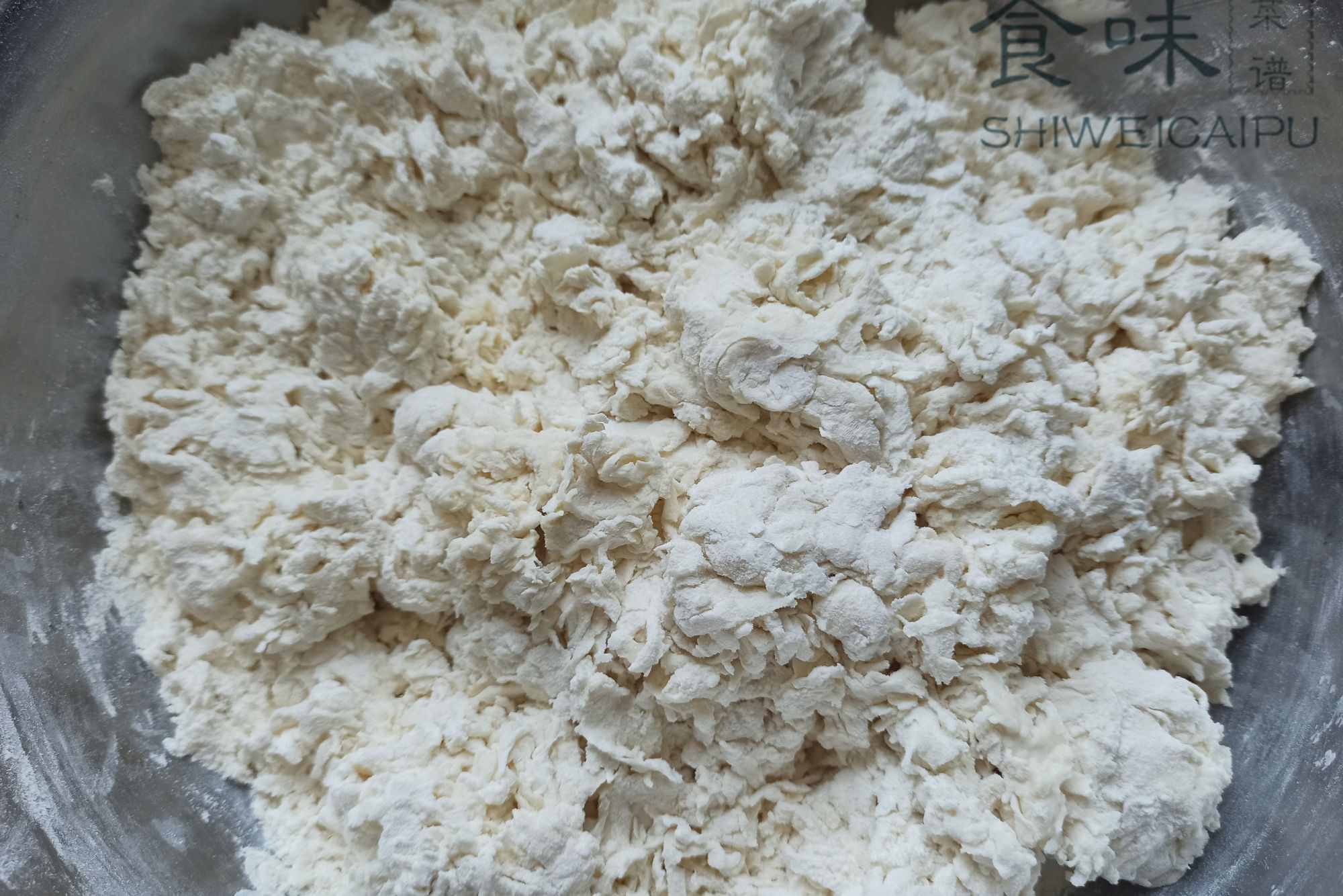 蒸饅頭牢記4個(gè)要點(diǎn)，出鍋蓬松暄軟不塌陷，又白又香，涼了也不硬