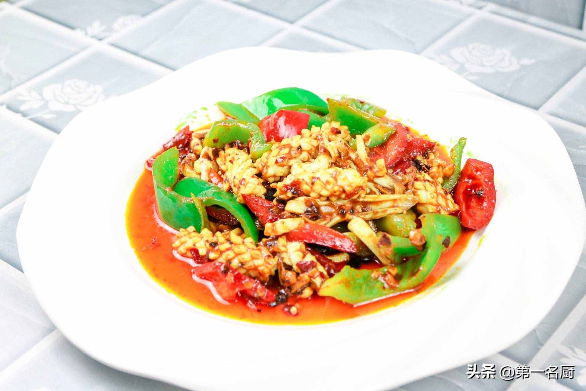 廚師長教你青椒炒魷魚的家常做法，鮮香嫩滑，回味無窮，先收藏了