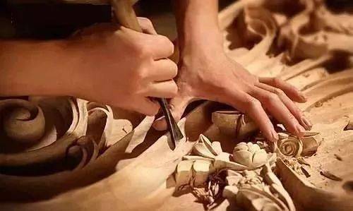 商家想賺錢想瘋了？一套衣柜就要上萬塊，我們來算算成本