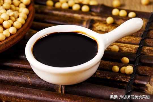 終于知道生抽、老抽、味極鮮、蠔油之間的區(qū)別和用法了，值得收藏