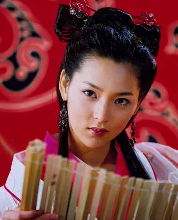 歷史上十大美女的經(jīng)典扮演者！范冰冰陳紅楊冪誰魅力足