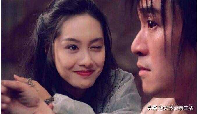 女生發(fā)個(gè)wink什么意思，wink你一下是什么意思？